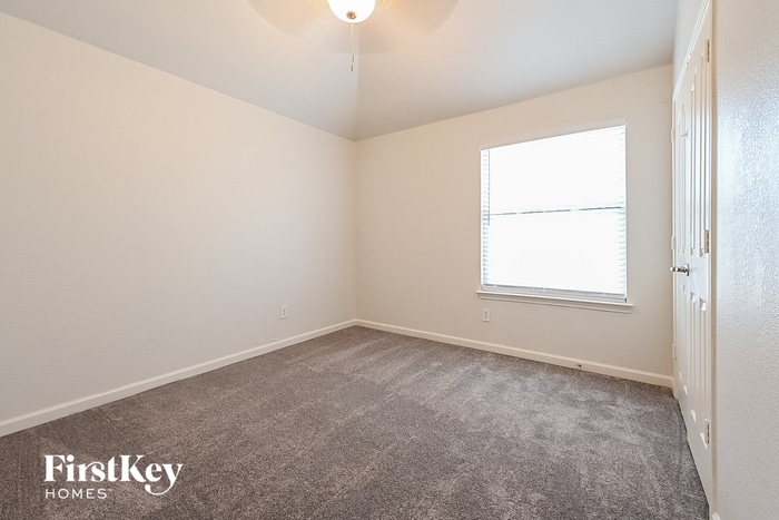 Building Photo - 8606 Granville Dr