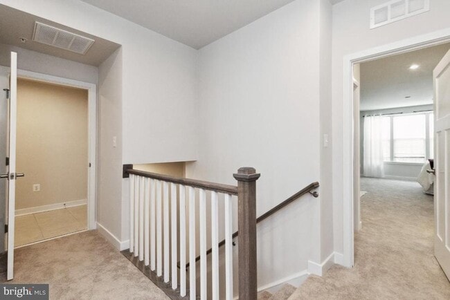 Building Photo - 10700 Presidential Pkwy