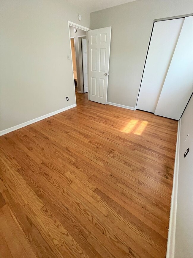 Building Photo - SINGLE FAMILY LOCATED IN MANCHESTER, off 1...