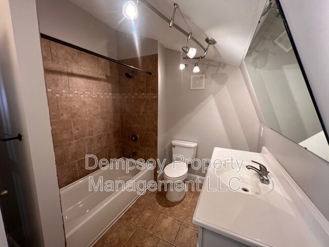 Building Photo - 316 Caplewood Dr