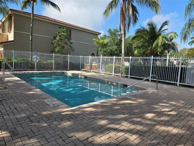 Building Photo - 129 Riverwalk Cir