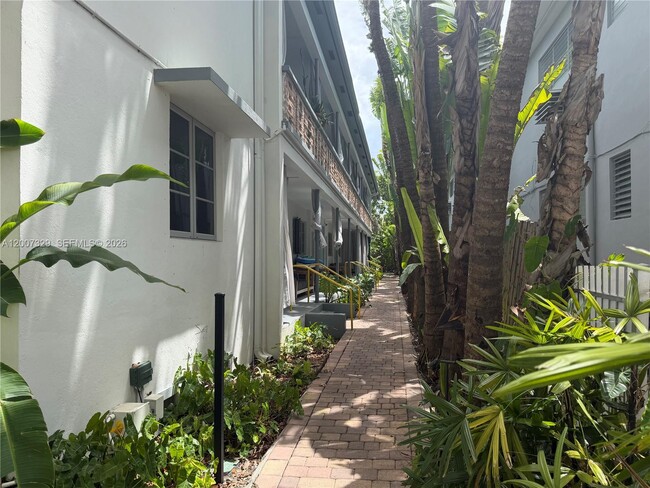 Building Photo - 1551 Lenox Ave.