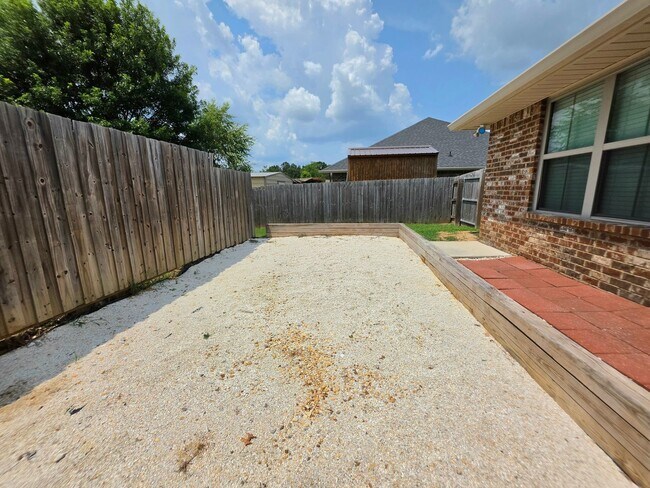 Building Photo - 14645 Birkdale Dr