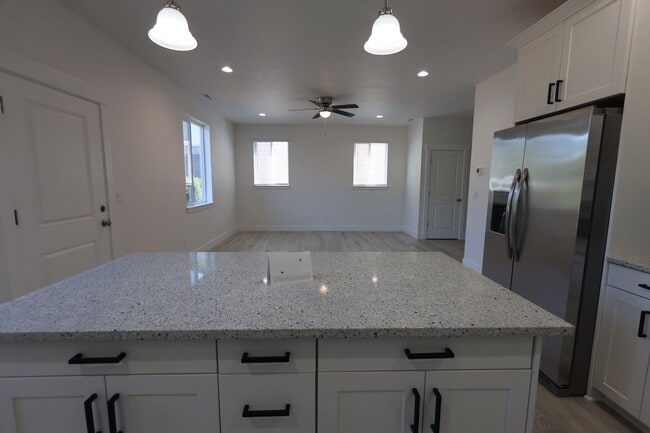 Building Photo - 2441-2443 Roll Tide Ct