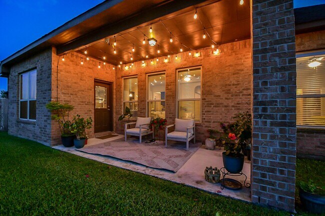 Building Photo - 13815 Wixford Trail