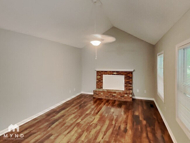 Building Photo - 204 Dovewood Ln