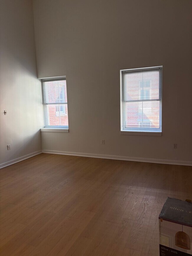 Building Photo - Welcome to Urban Elegance in the Heart of Historic Old City, Philadelphia