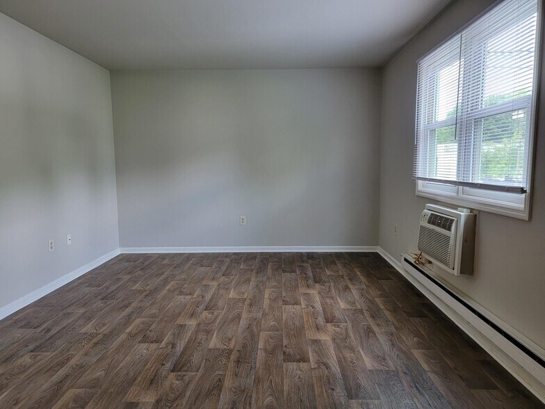 Building Photo - 2112 Stone Mill Rd