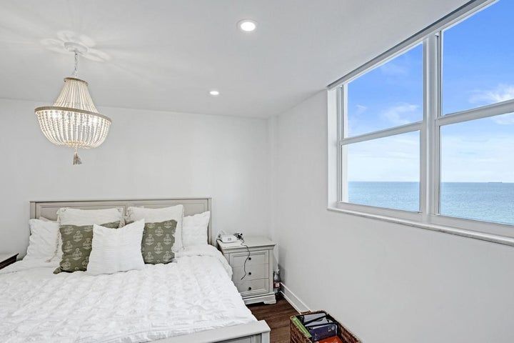 Building Photo - 4250 Galt Ocean Dr
