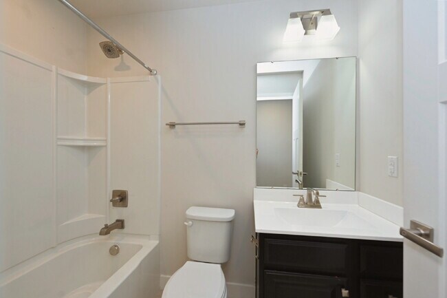Building Photo - Rent to Own Option - Beautiful, like new 3BR/2.5BA townhouse in Goodlettsville