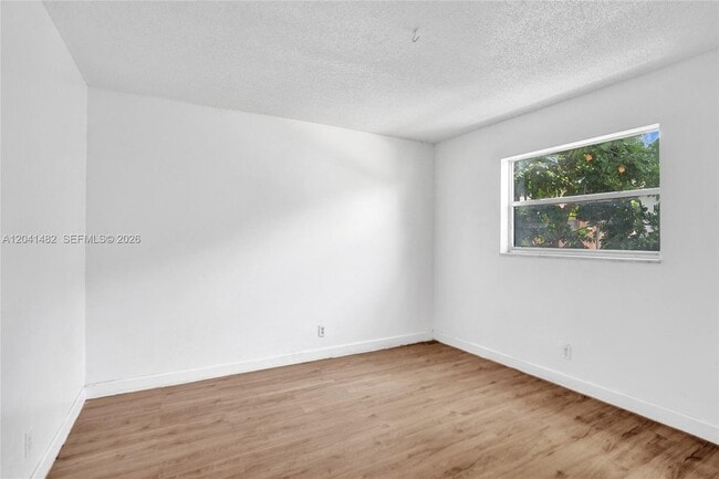 Building Photo - 841 SW 7th St