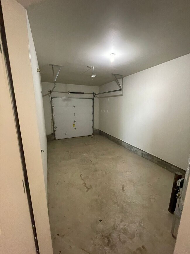 Building Photo - 232