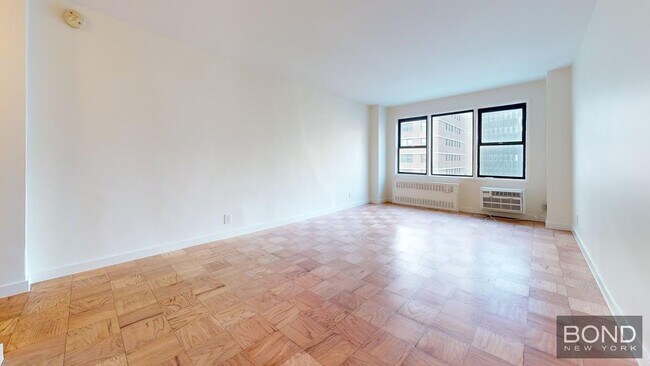 Building Photo - 236 E 36th St