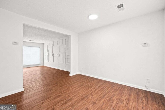 Building Photo - 151 Old Ferry Way