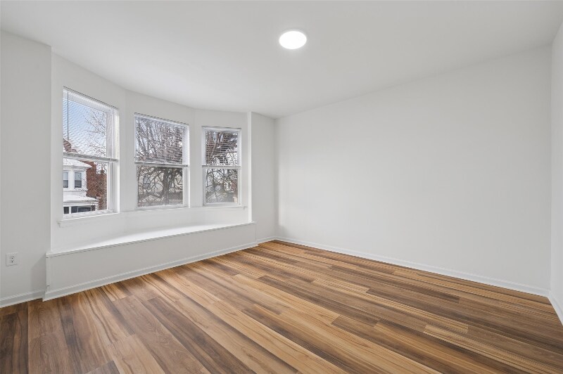 Building Photo - 5629 W Girard Ave