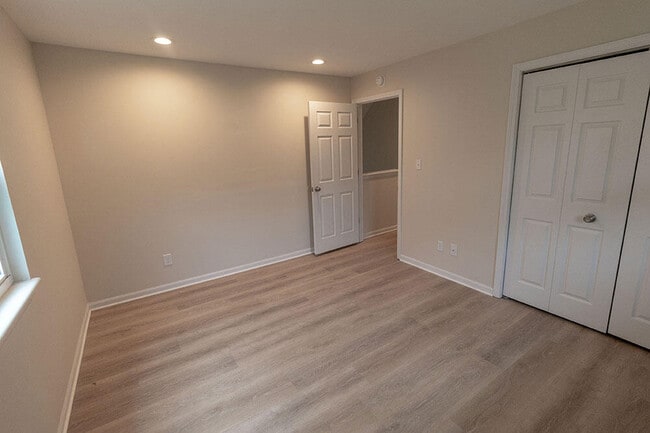 Building Photo - 1915 Mirtle Grove Ct