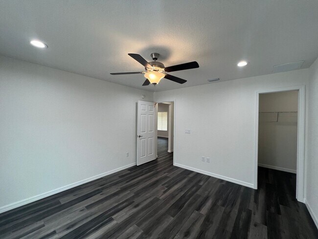 Building Photo - Beautifl Bedroom / 2 Bath Home in Ocklawaha!