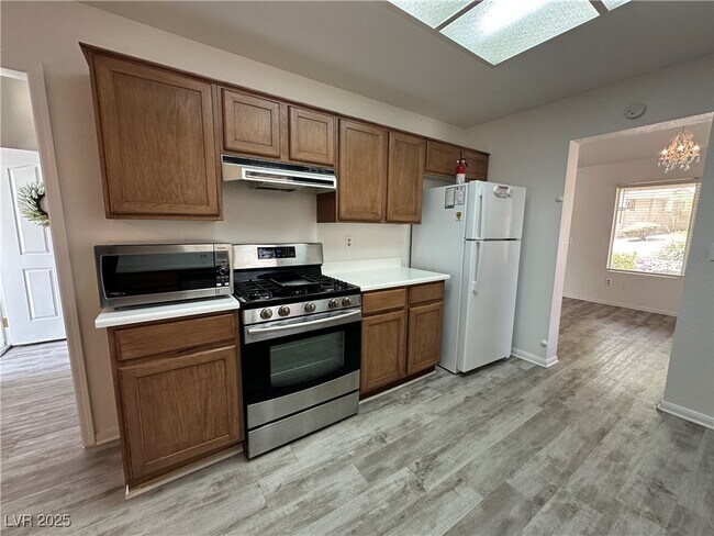 Building Photo - 2419 Desert Glen Dr