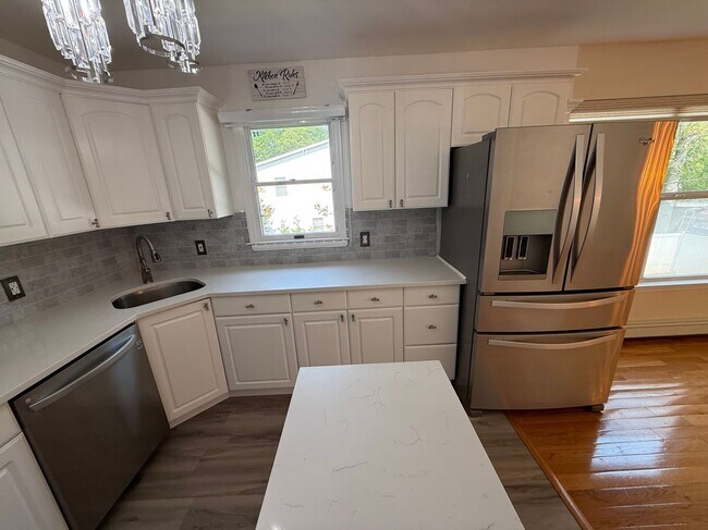 Building Photo - 109 Adirondack Dr