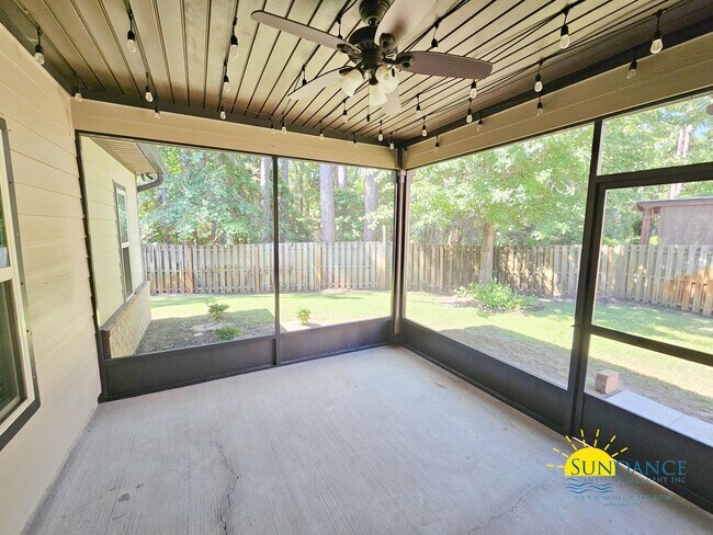 Building Photo - Lovely 3 Bedroom Home in Driftwood Estates!