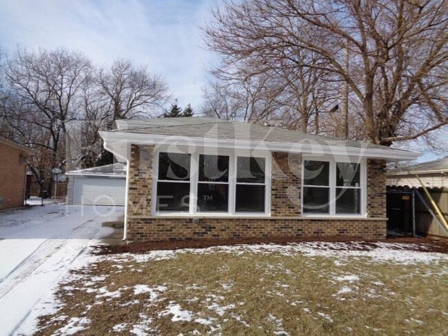 Building Photo - 14812 Ellis Ave