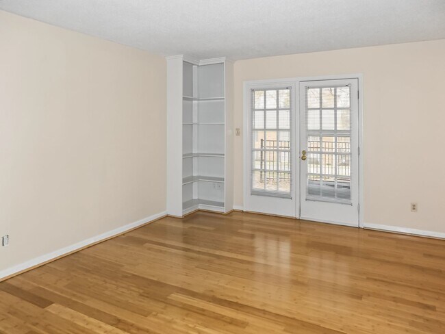 Building Photo - 4610 Lawndale Dr