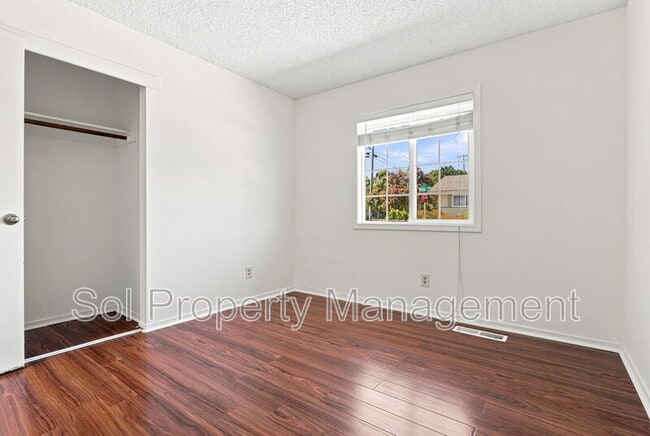 Building Photo - 426 Swift St