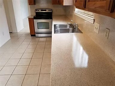 Building Photo - 605 Luther Dr