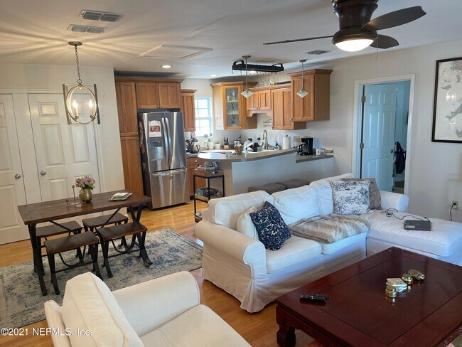 Primary Photo - 310 7th St