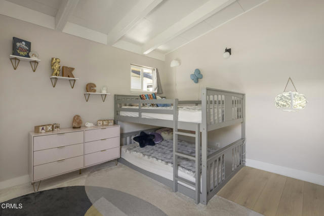 Building Photo - 863 S Vecino Dr