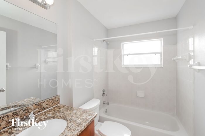 Building Photo - 10421 Goldenbrook Way