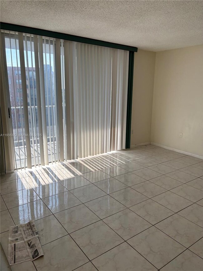 Building Photo - 1470 NE 125th Terrace