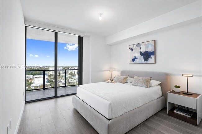 Building Photo - 1116 N Ocean Blvd