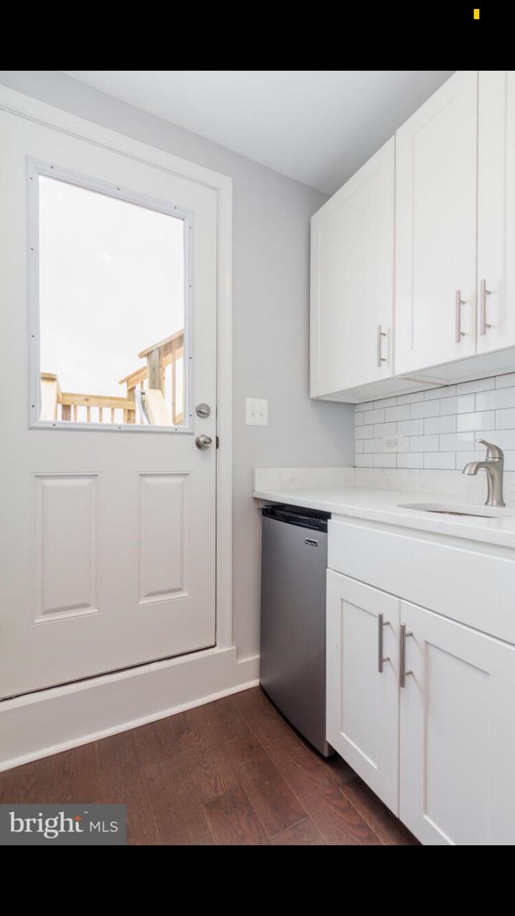 Building Photo - 9 E Fort Ave