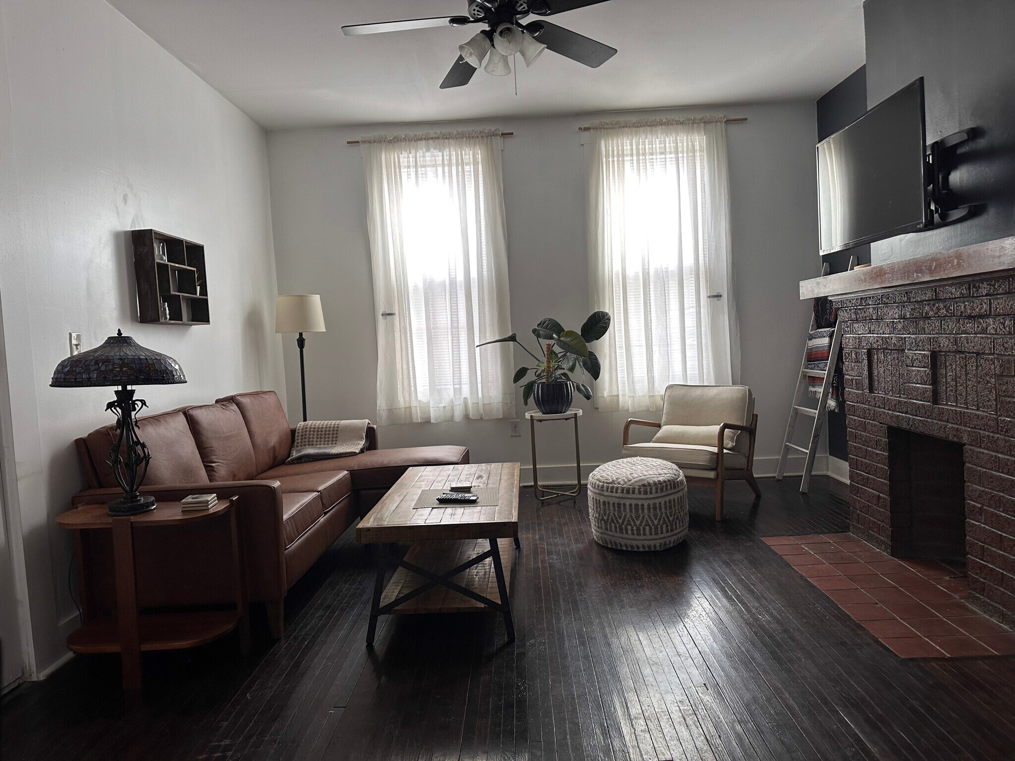 Building Photo - 1163 Say Ave