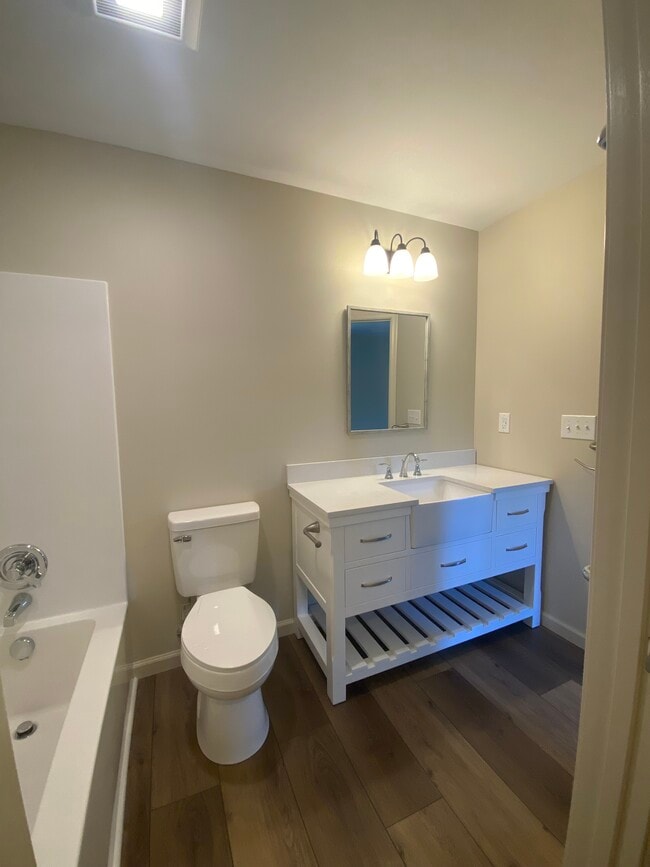 Building Photo - 2321