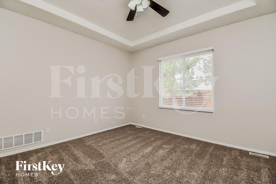 Building Photo - 10116 Kings Canyon Dr
