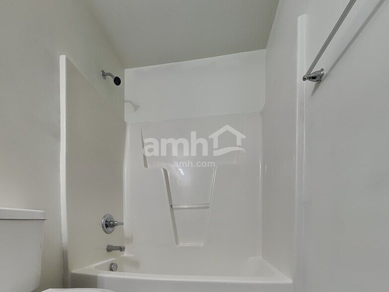 Building Photo - 815 Brookhannah Ct