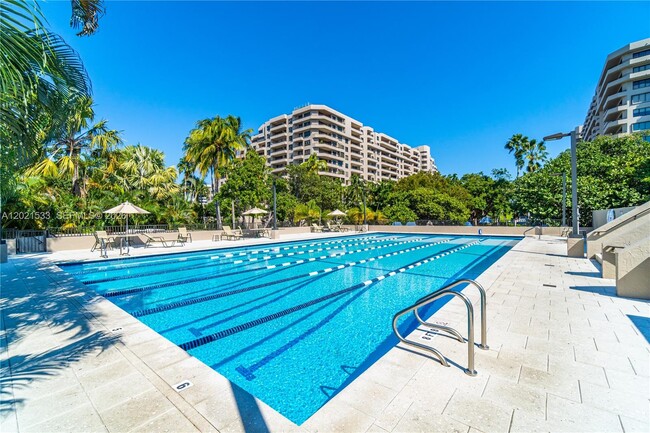 Building Photo - 141 Crandon Blvd