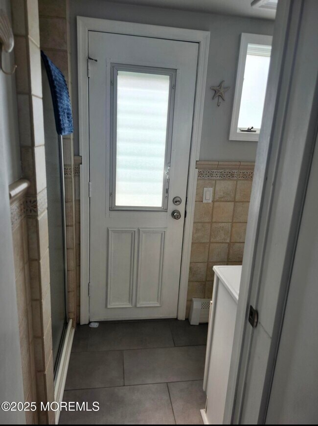 Building Photo - 23 E Surf Way