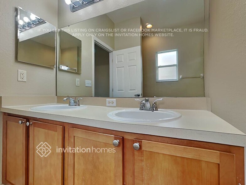 Building Photo - 1970 Golden Meadow Way