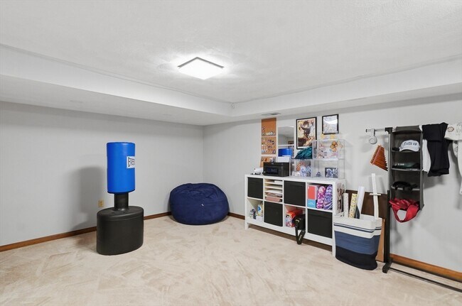 Building Photo - 852 Wellman Ave