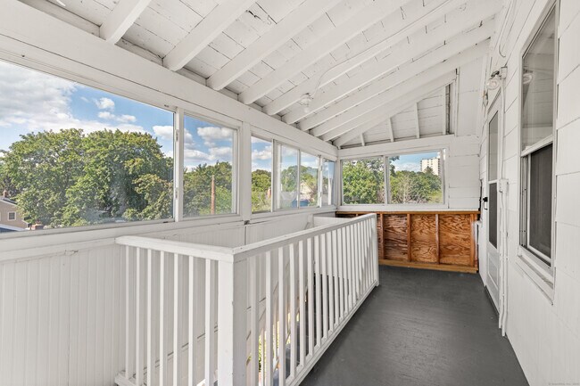 Building Photo - 318 Suburban Ave