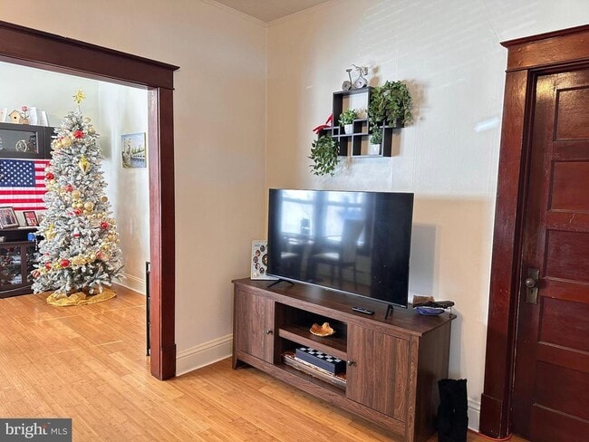 Building Photo - 411 Rowan Ave