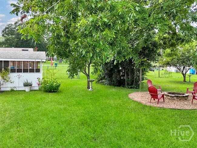 Building Photo - 304 E Fourth St