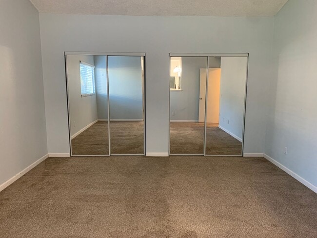 Building Photo - Beautifully Maintained Fairfield Home is A...