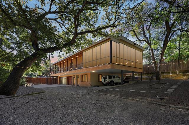 Building Photo - 8635 San Leandro Dr