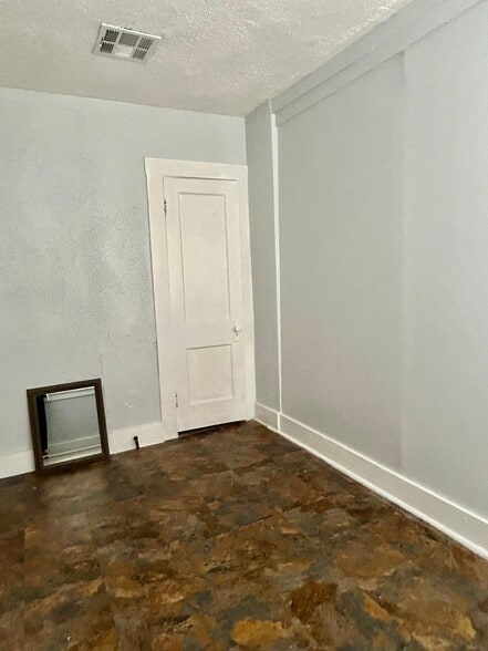 Building Photo - 2817 Nashville Ave