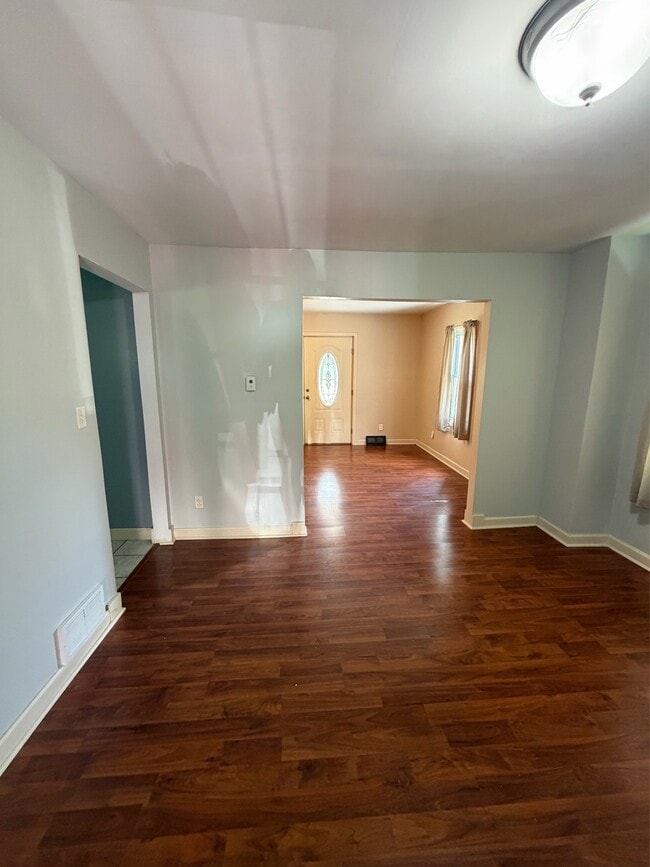 Building Photo - 3423 Ellwood Rd