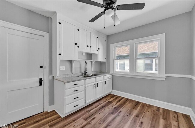 Building Photo - 3522 E 154th St